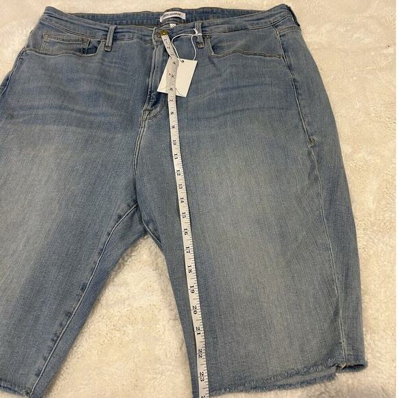 NWT Good American ‘90S Bermuda Distressed Denim Jean Shorts Plus Women's Size 20 - Picture 3 of 6
